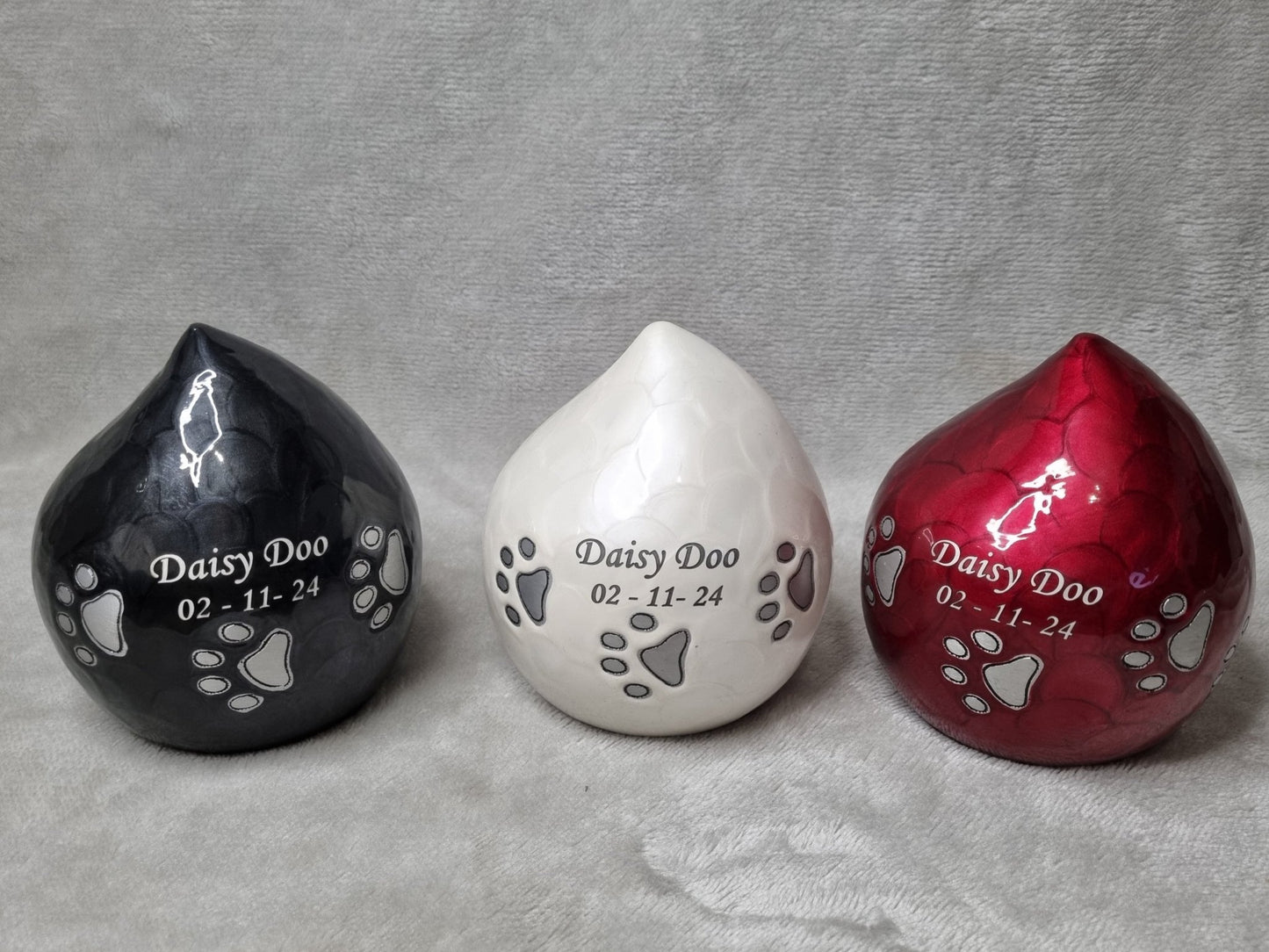 Deep Red Personalised Pet Loss Teardrop Urn - Free Velvet Box & Velvet Bag - Living Forever Memories - For then, For now, Forever.